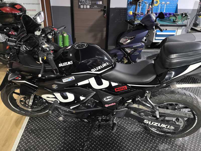 二手豪爵铃木GSX250R