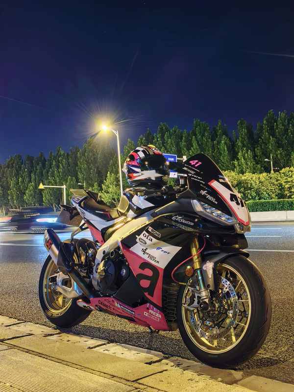 二手阿普利亚RSV4