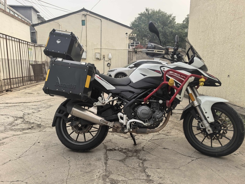 二手贝纳利金鹏 TRK251