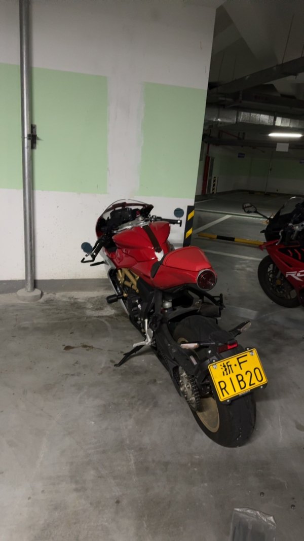 二手奥古斯塔Superveloce 800