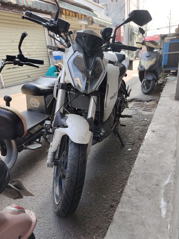 二手贝纳利小迅龙 BN150S