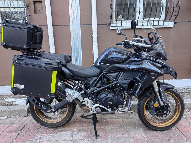 二手贝纳利金鹏 TRK502