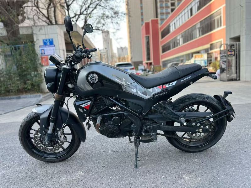 二手贝纳利幼狮 Leoncino 250