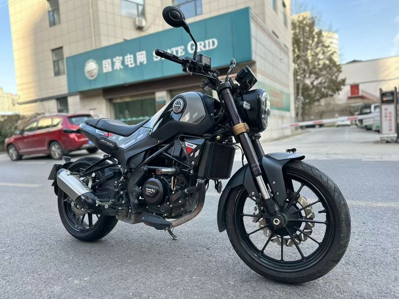 二手贝纳利幼狮 Leoncino 250