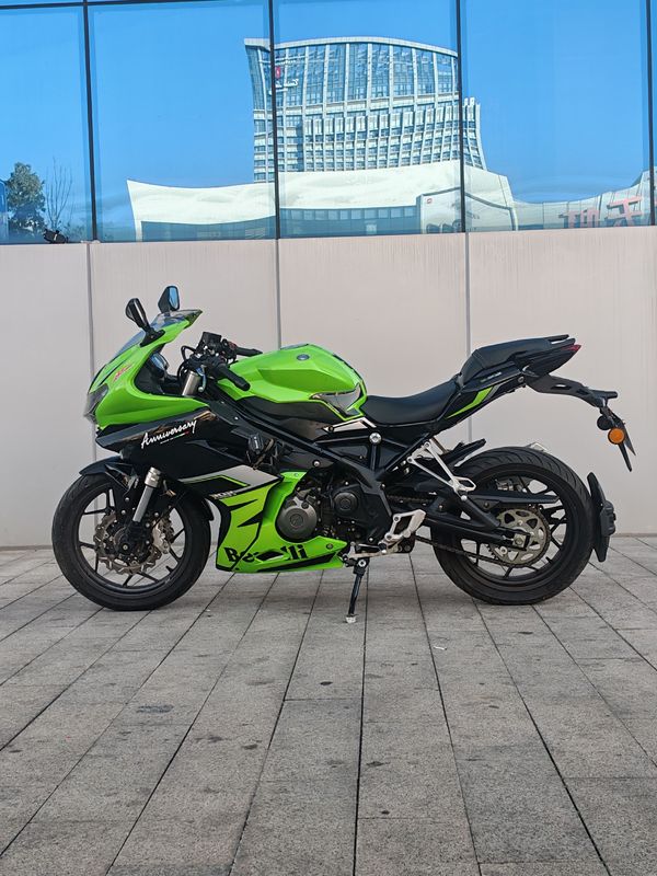 二手贝纳利龙卷风 Tornado 302R