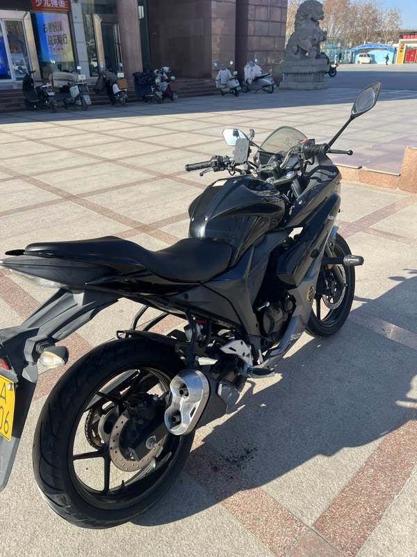 二手济南铃木极客飒 Gixxer 155