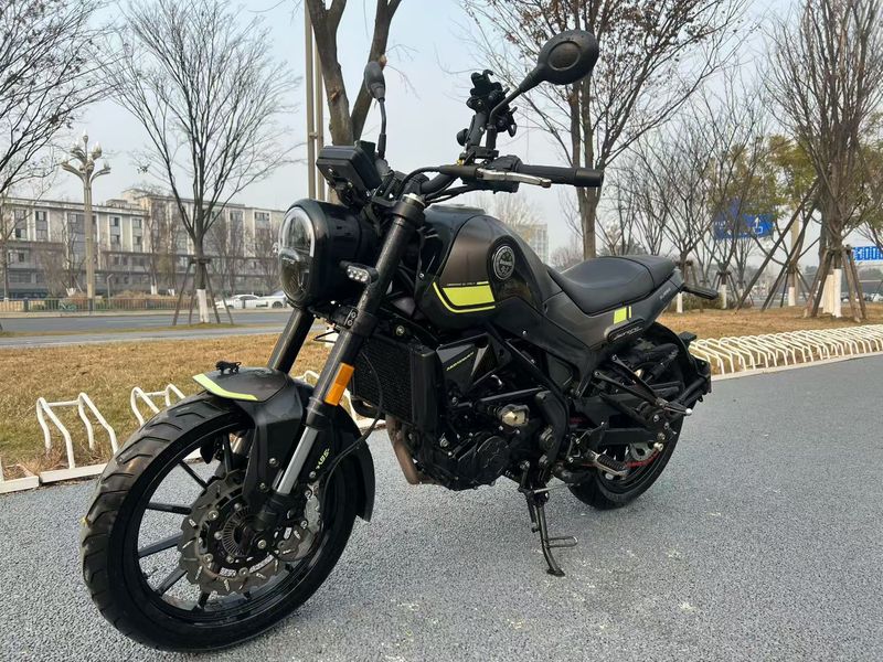 二手贝纳利幼狮 Leoncino 250