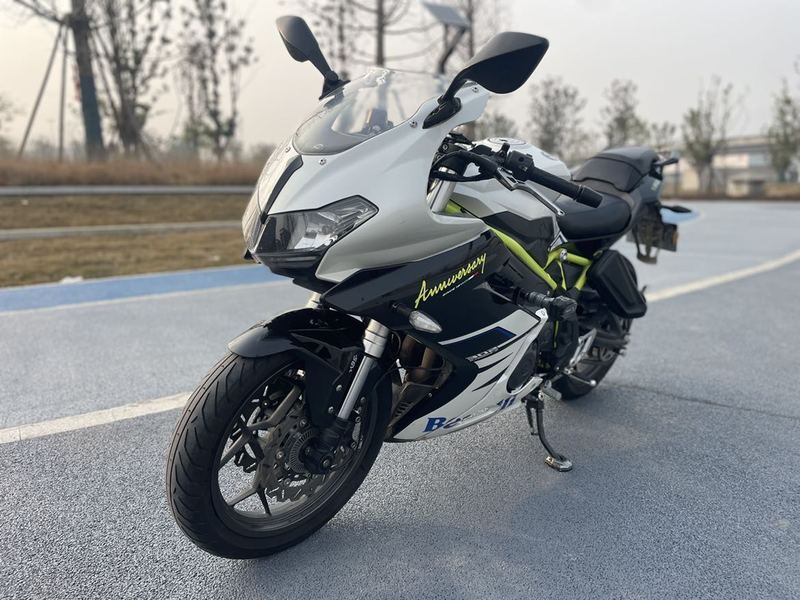 二手贝纳利龙卷风 Tornado 302R