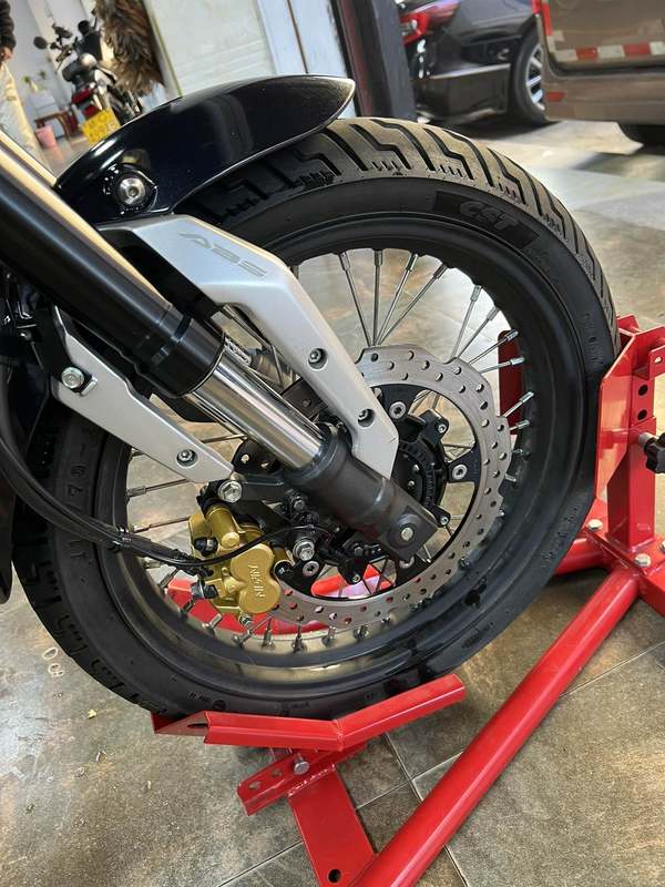 二手五羊本田鸷道 CB190SS