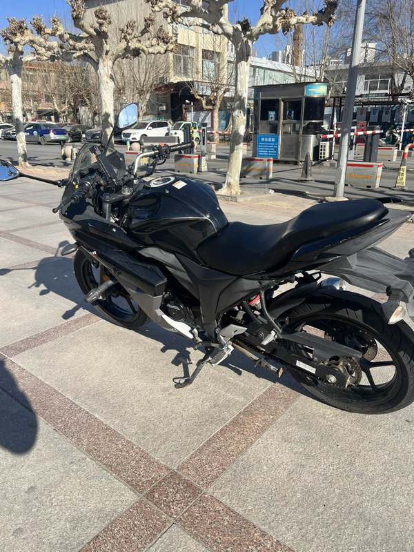 二手济南铃木极客飒 Gixxer 155