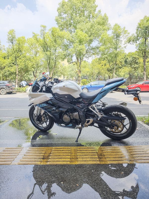 二手贝纳利龙卷风 Tornado 302R