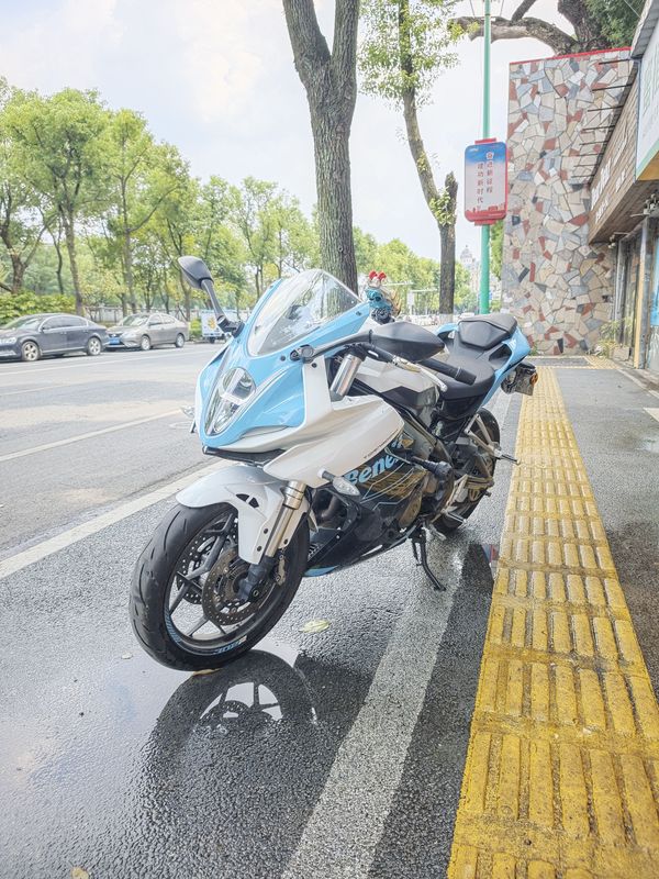 二手贝纳利龙卷风 Tornado 302R