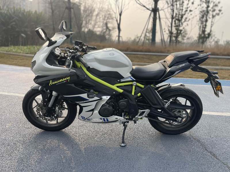 二手贝纳利龙卷风 Tornado 302R