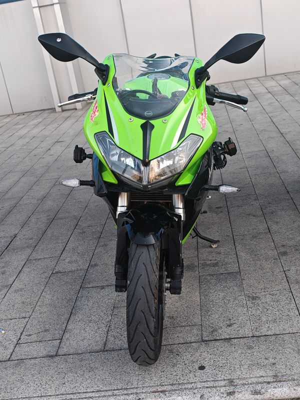 二手贝纳利龙卷风 Tornado 302R