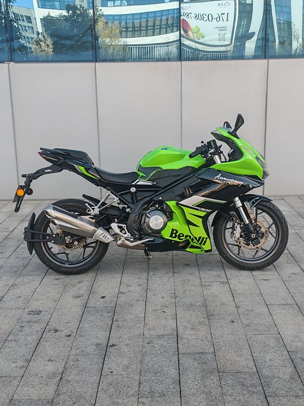 二手贝纳利龙卷风 Tornado 302R