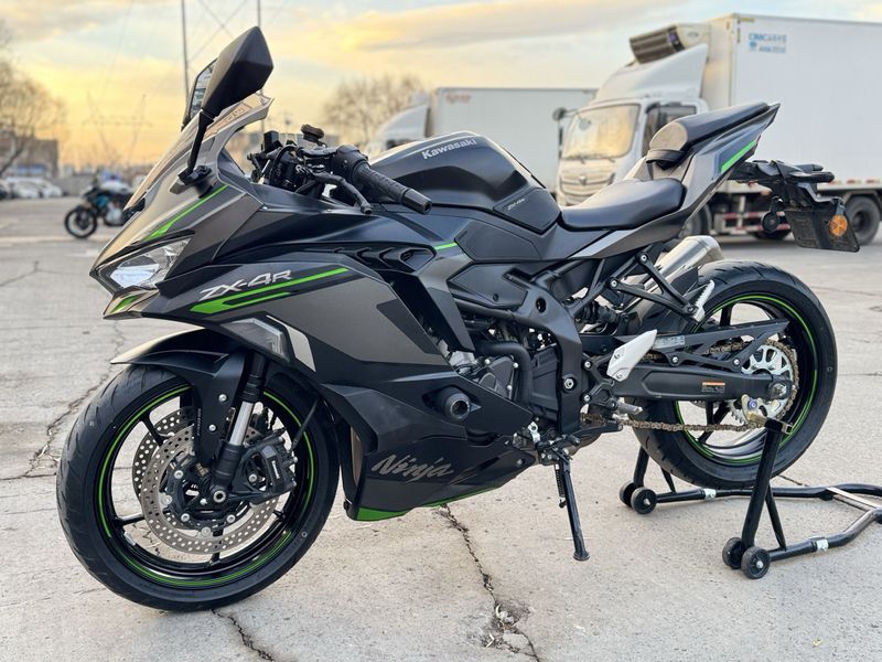 二手川崎ZX-4R