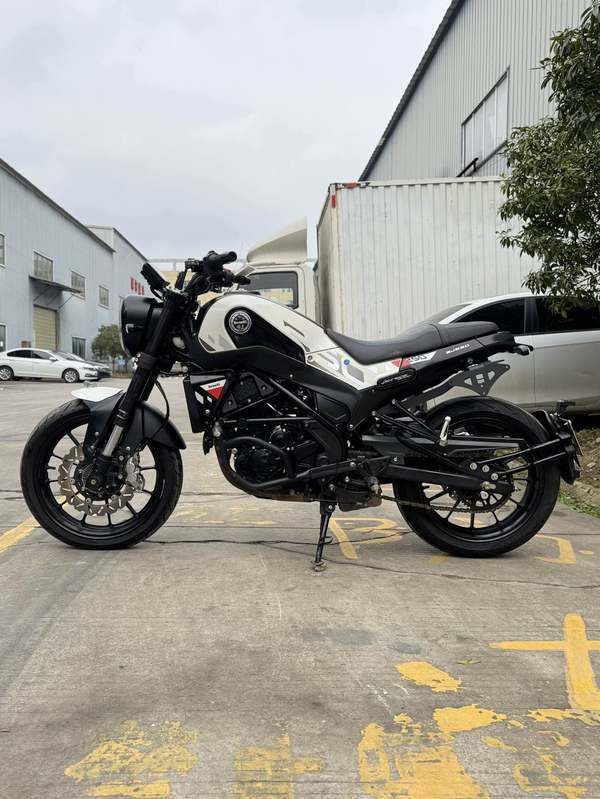 二手贝纳利幼狮 Leoncino 250