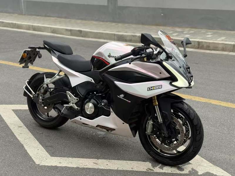 二手贝纳利龙卷风 Tornado 552R