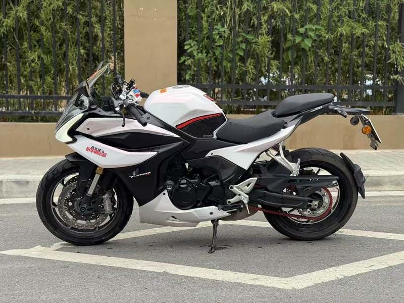 二手贝纳利龙卷风 Tornado 552R