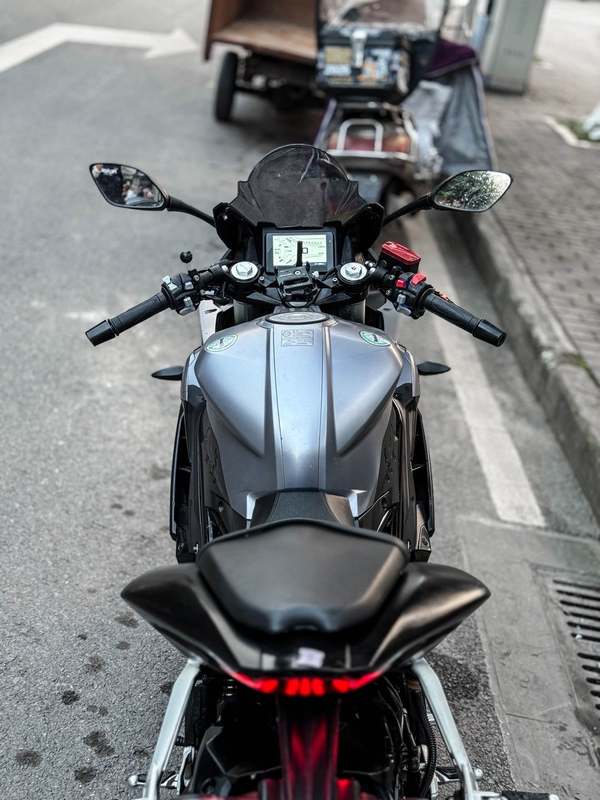 二手贝纳利龙卷风 Tornado 302R