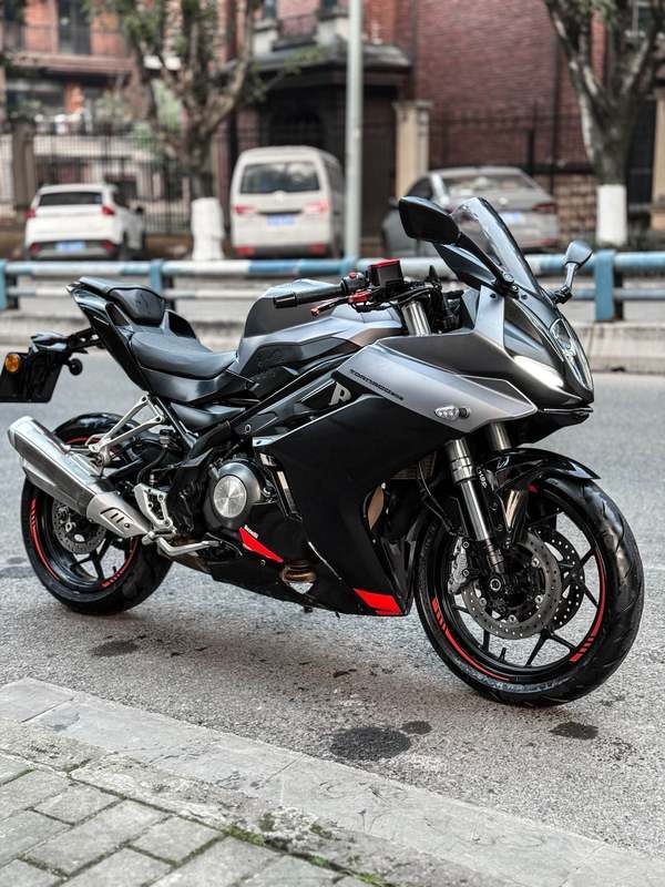 二手贝纳利龙卷风 Tornado 302R