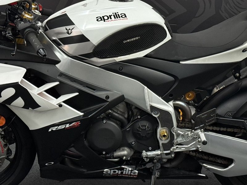 二手阿普利亚RSV4