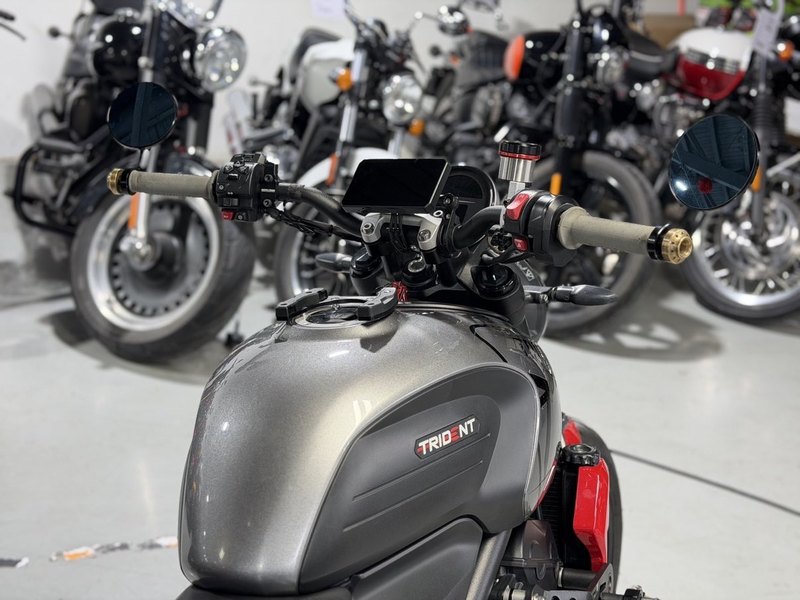 二手凯旋Trident 660