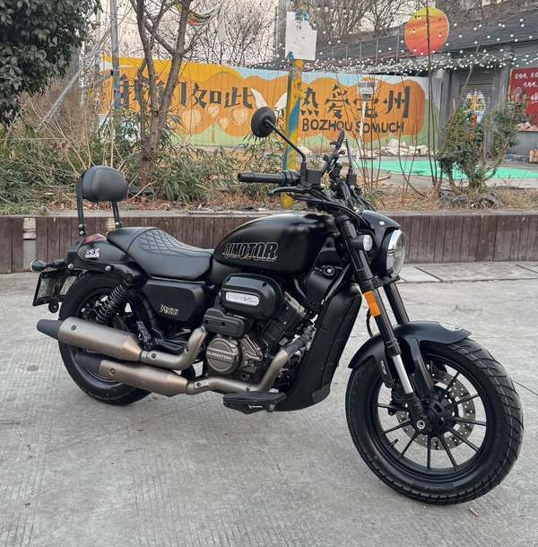 二手QJMOTOR闪300