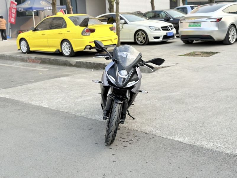 二手贝纳利龙卷风 Tornado 302R