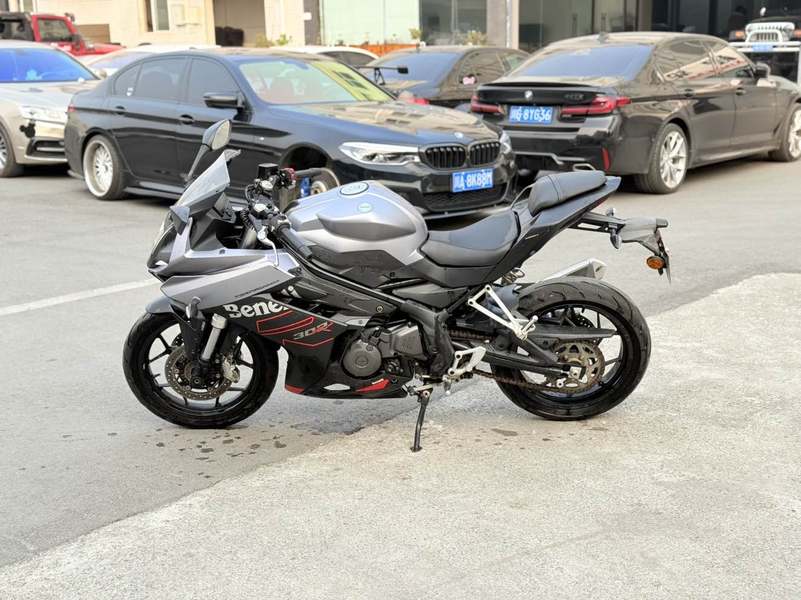 二手贝纳利龙卷风 Tornado 302R