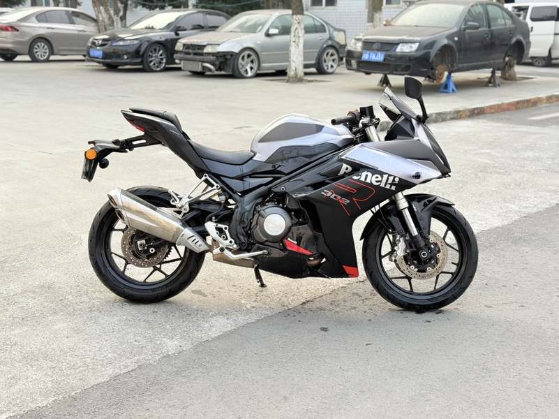 二手贝纳利龙卷风 Tornado 302R