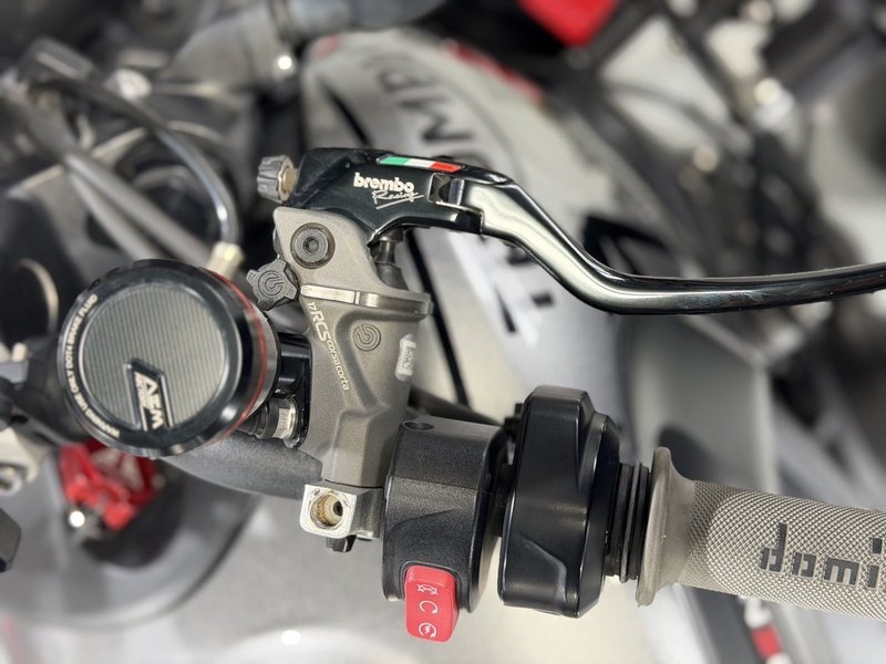 二手凯旋Trident 660