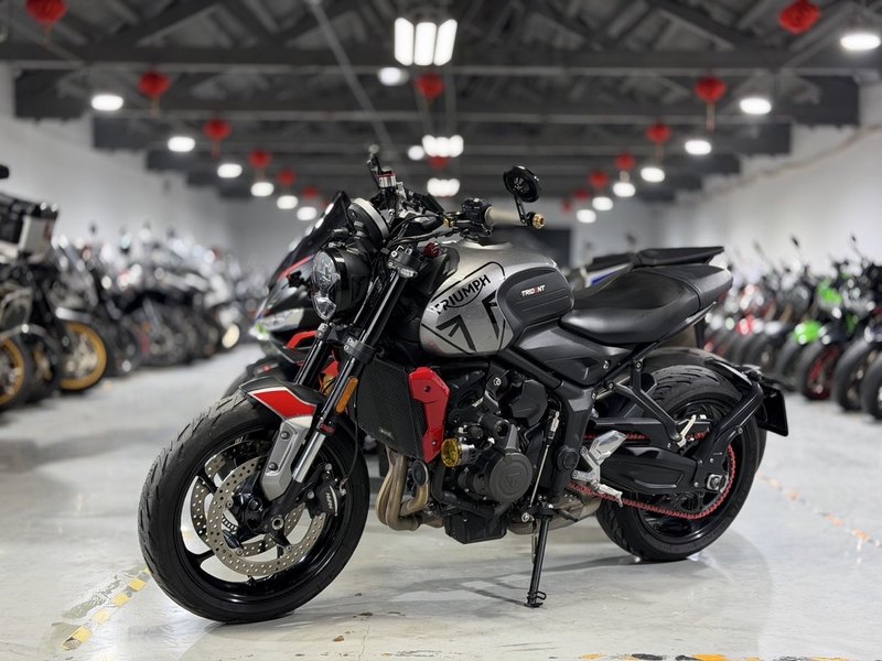 二手凯旋Trident 660