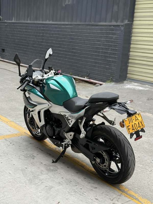 二手贝纳利龙卷风 Tornado 552R