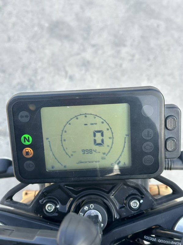 二手贝纳利幼狮 Leoncino 250