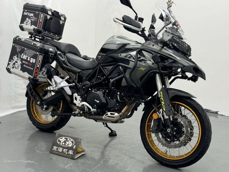 二手贝纳利金鹏 TRK502