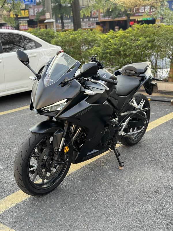 二手本田CBR400R