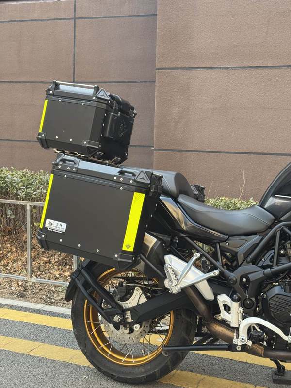 二手贝纳利金鹏 TRK502