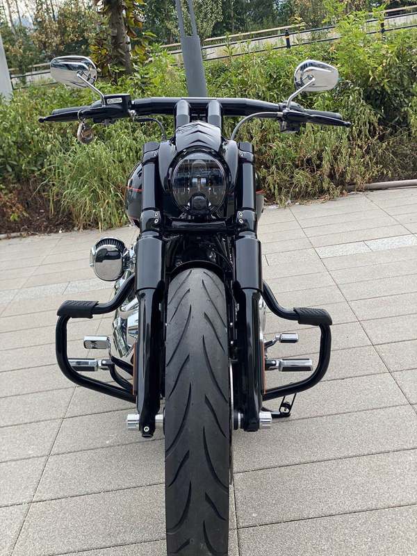 二手哈雷戴维森突破者 Breakout