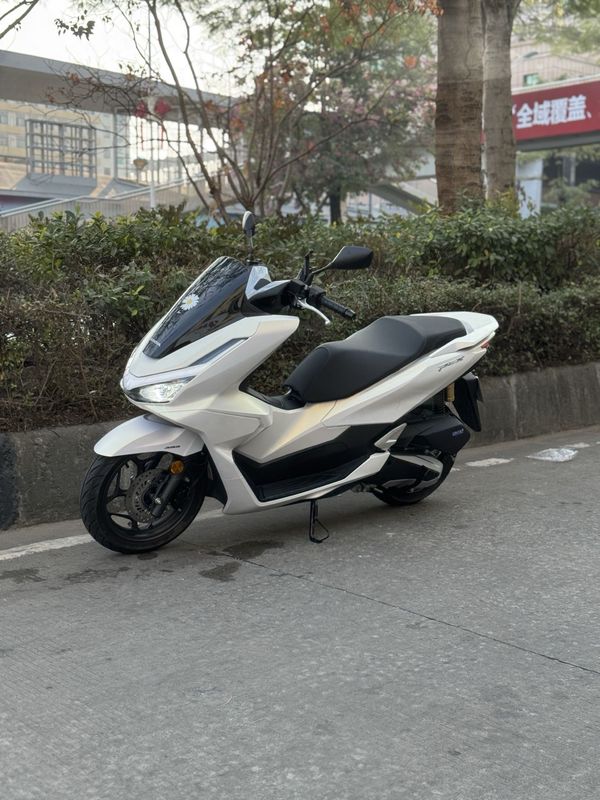 二手五羊本田PCX