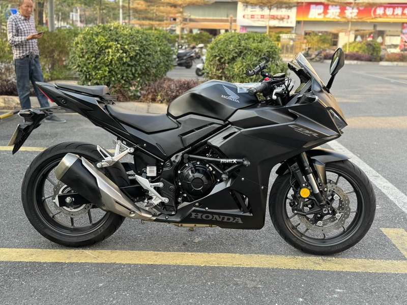 二手本田CBR400R
