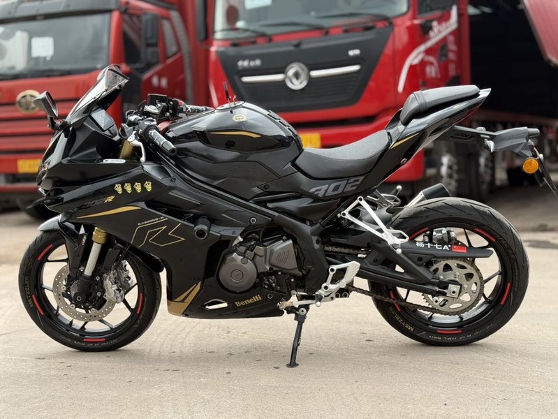 二手贝纳利龙卷风 Tornado 302R