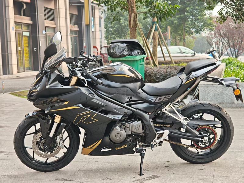 二手贝纳利龙卷风 Tornado 302R