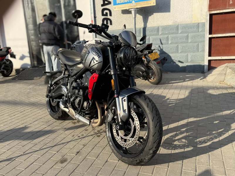 二手凯旋Trident 660