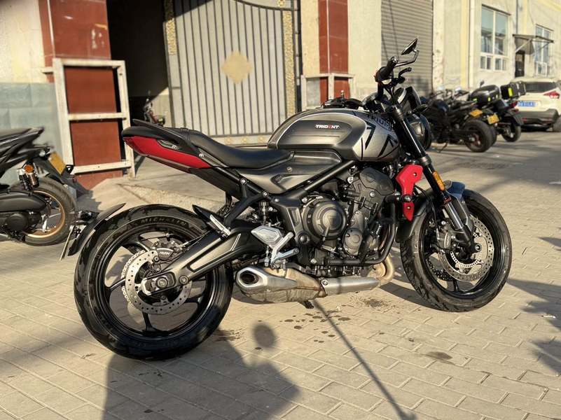 二手凯旋Trident 660