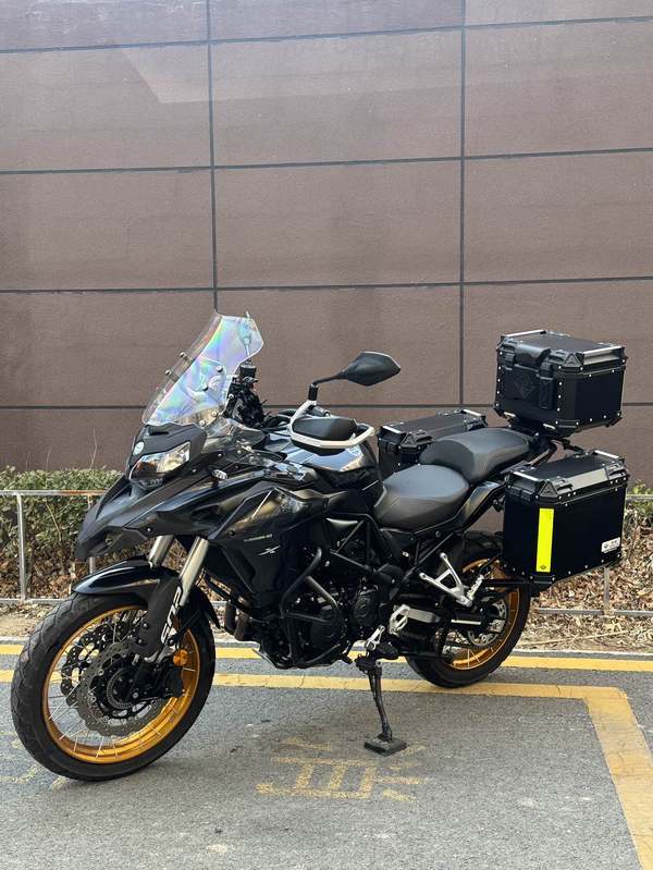 二手贝纳利金鹏 TRK502