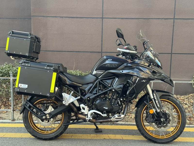 二手贝纳利金鹏 TRK502