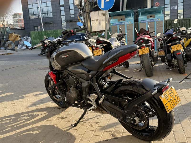 二手凯旋Trident 660