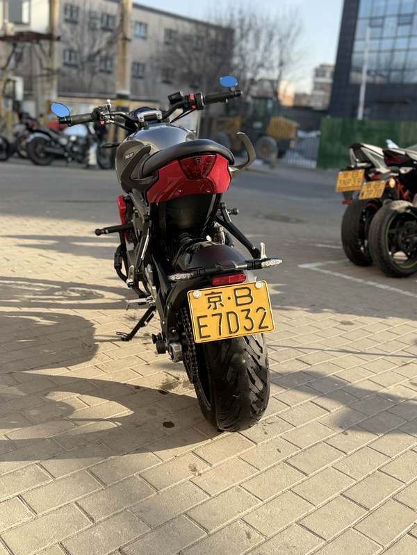 二手凯旋Trident 660