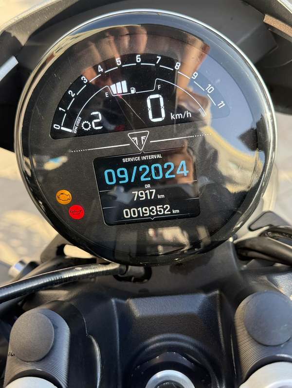 二手凯旋Trident 660